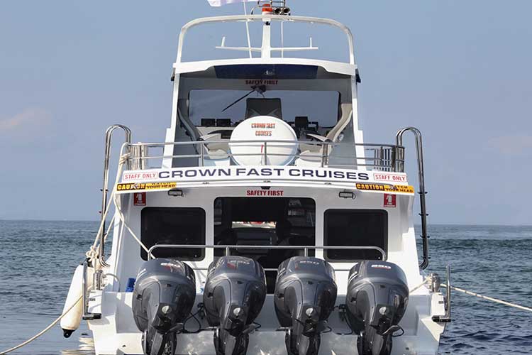 Mesin Crown Fast Cruises